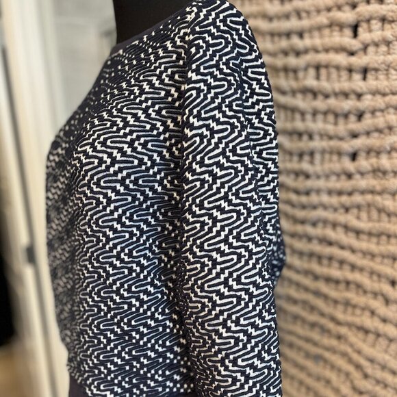 Just So So Woman's Navy & White Boxy Long Sleeve Crewneck Sweatshirt Size Medium - Picture 6 of 8